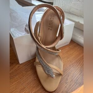 SCHUTZ Courtney Crystal Nude/Beige Rhinestone Embellished Sandals size 7 NIB